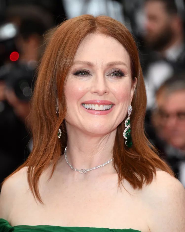 Julianne Moore's hair.